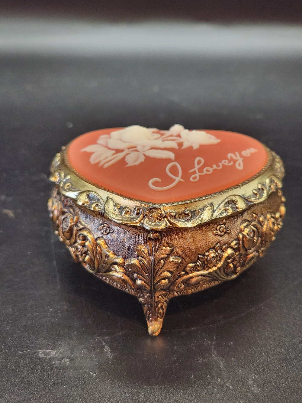 Sankyo Cameo Heart Music Box Jewelry Trinket